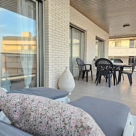 Apartment Sea Views In Front Of The